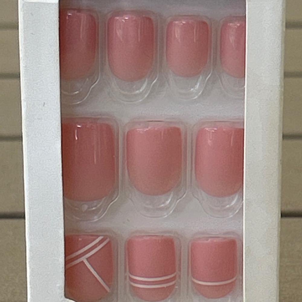 imPRESS Press On Manicure Nails Petite Length Pink Nail Timeless Day